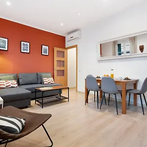Apartment Recently Renovated 2 Bedroom In Eixample, Barcelona